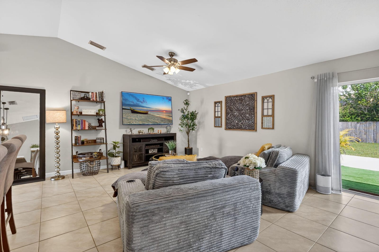 473 SE Streamlet Avenue — photo 12