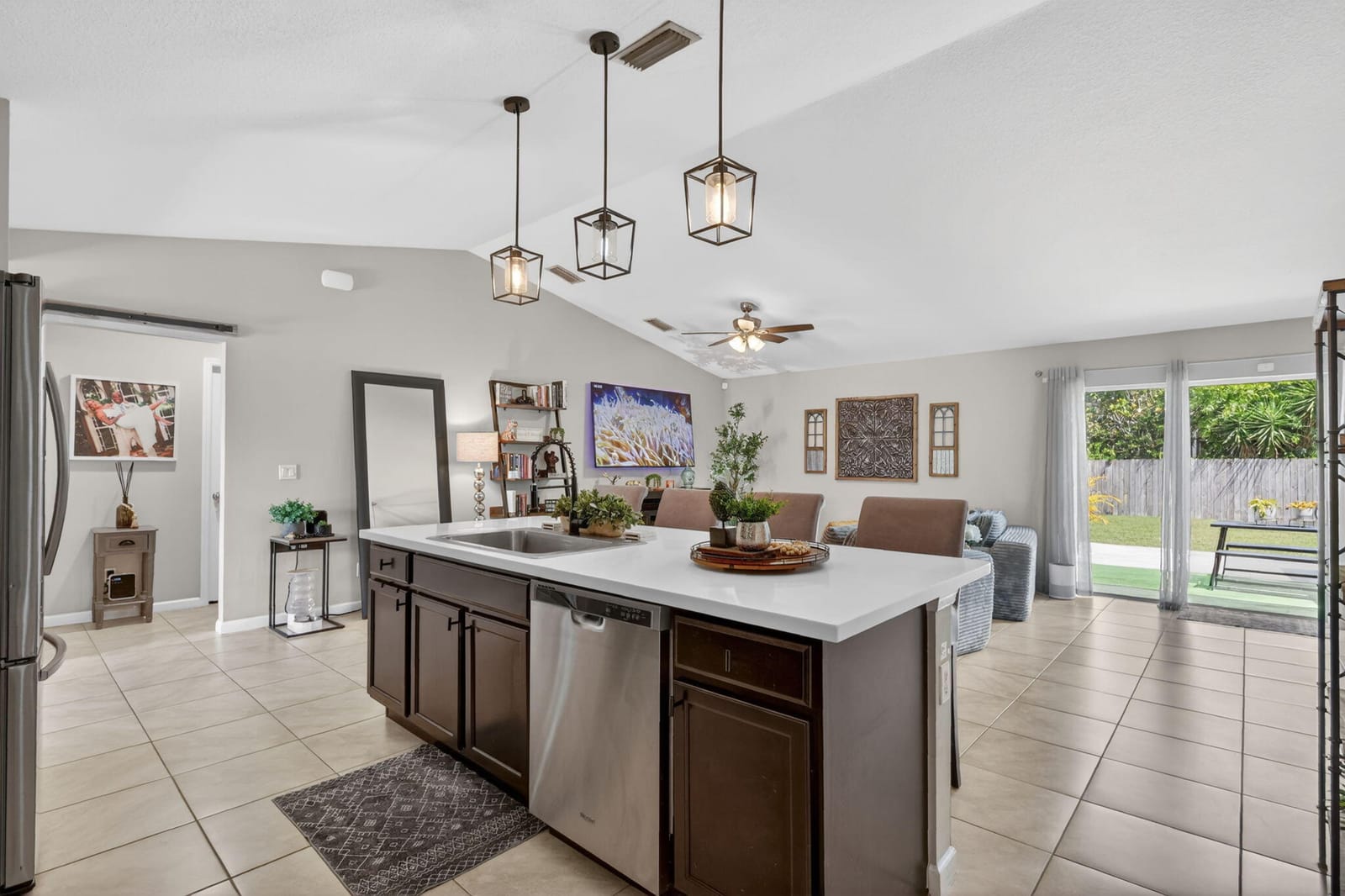 473 SE Streamlet Avenue — photo 9