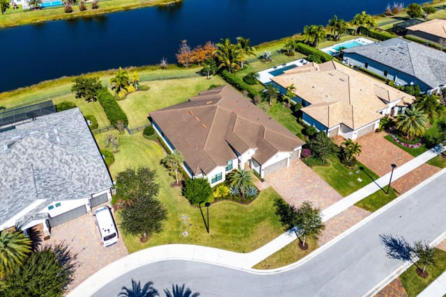 11533 Jeannine Street, sold in Ancient Tree, Palm Beach Gardens, FL