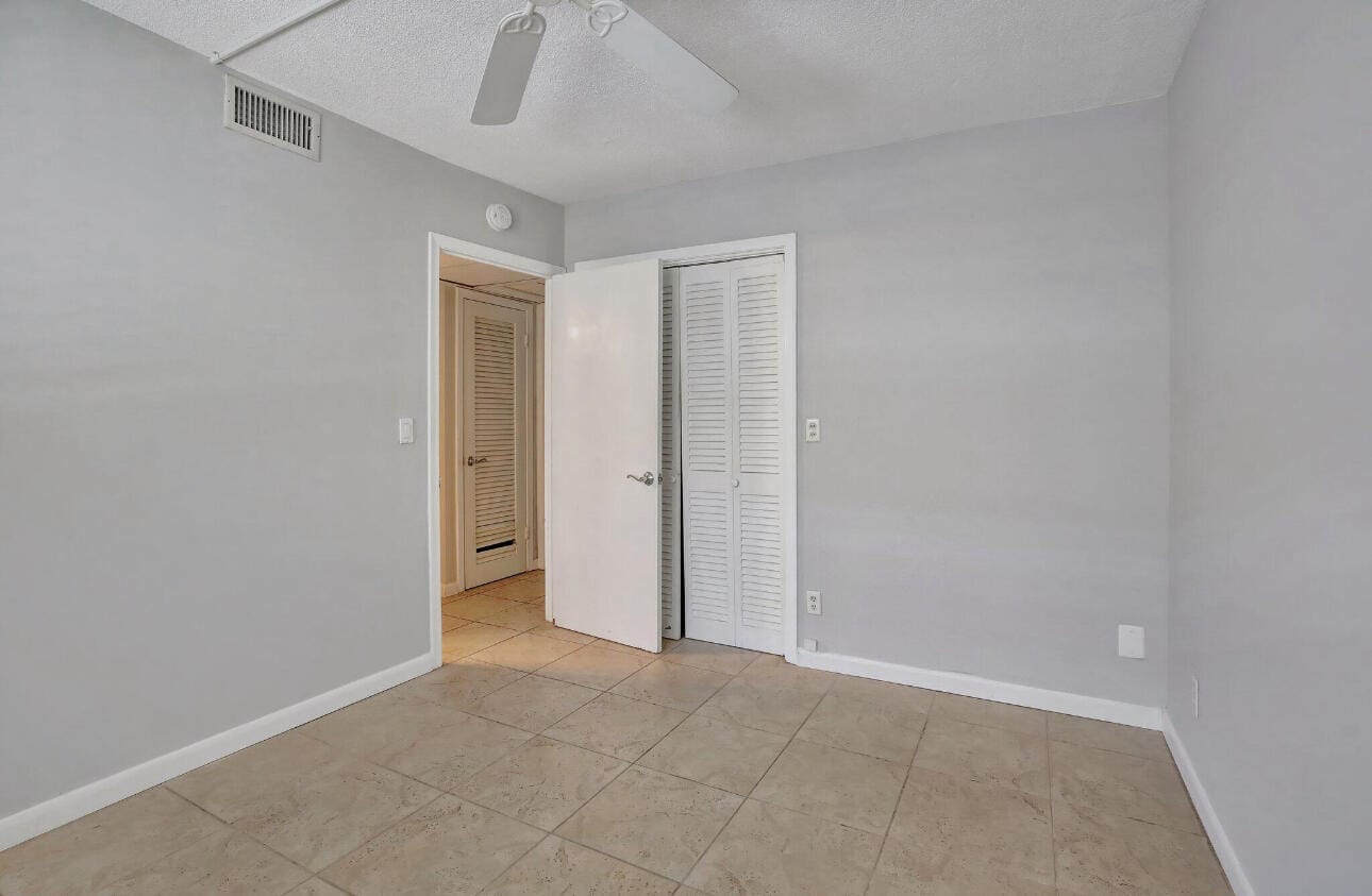 4025 N Federal Highway 212a — photo 8