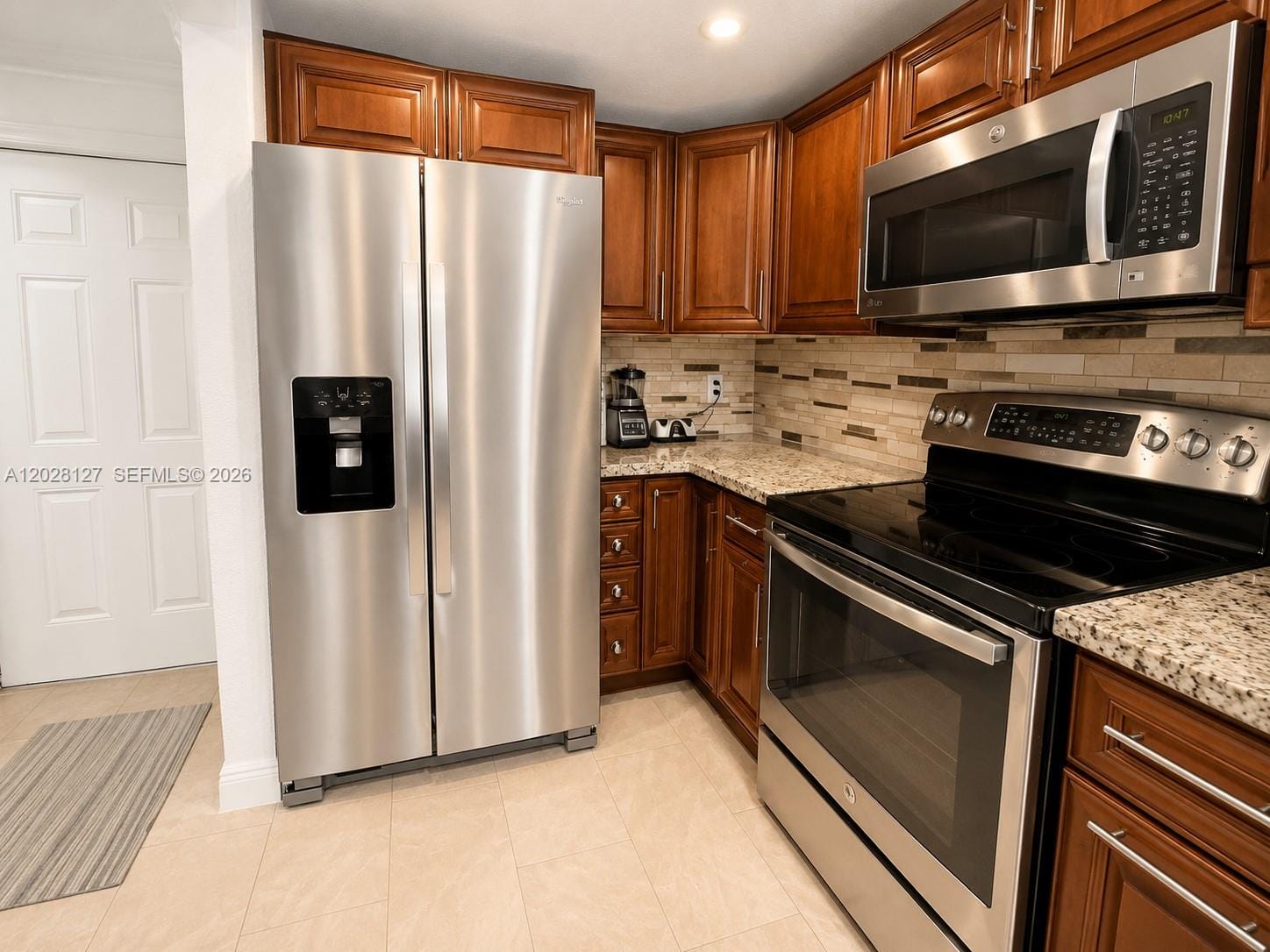 1901 S River Drive 5A — photo 2