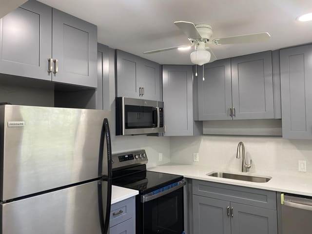 256 Mansfield G, Boca Raton, FL 33434