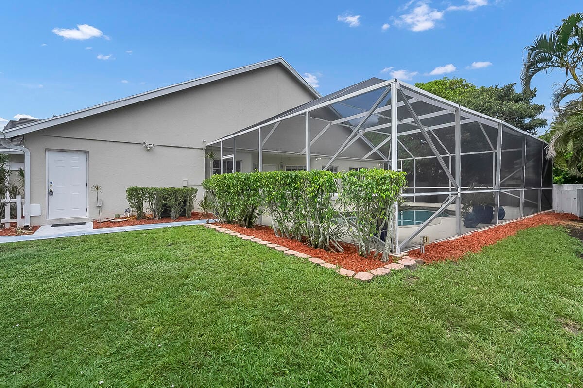3814 Circle Lake Drive, West Palm Beach, FL 33417 photo 2