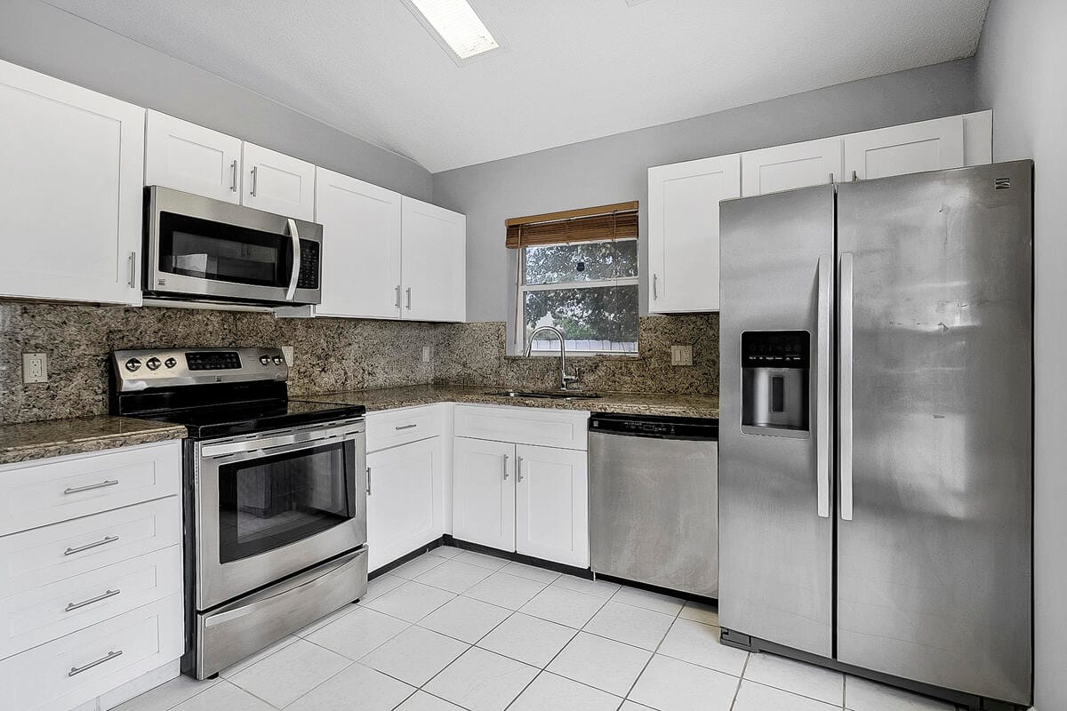 3814 Circle Lake Drive, West Palm Beach, FL 33417 photo 11