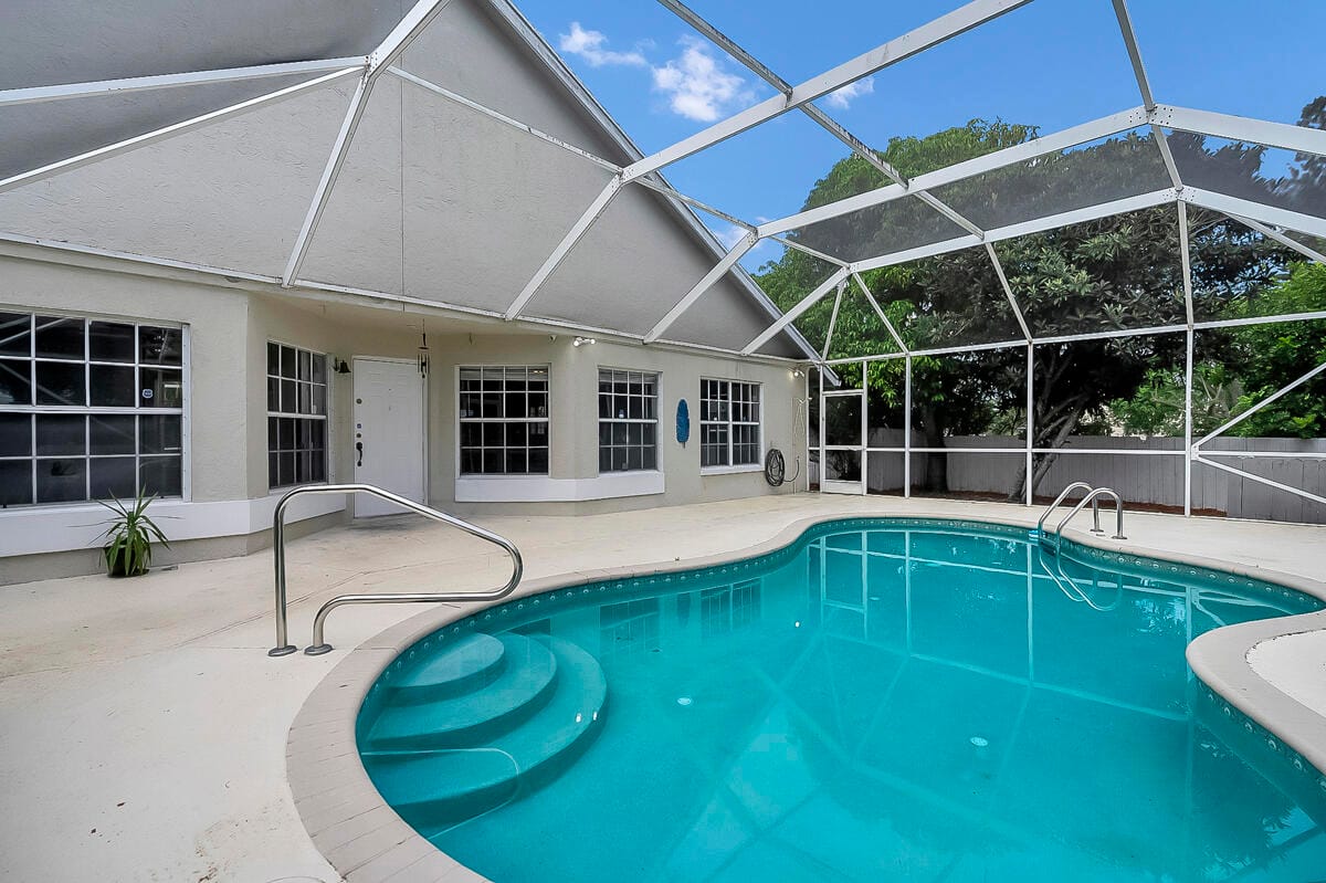 3814 Circle Lake Drive, West Palm Beach, FL 33417 photo 3