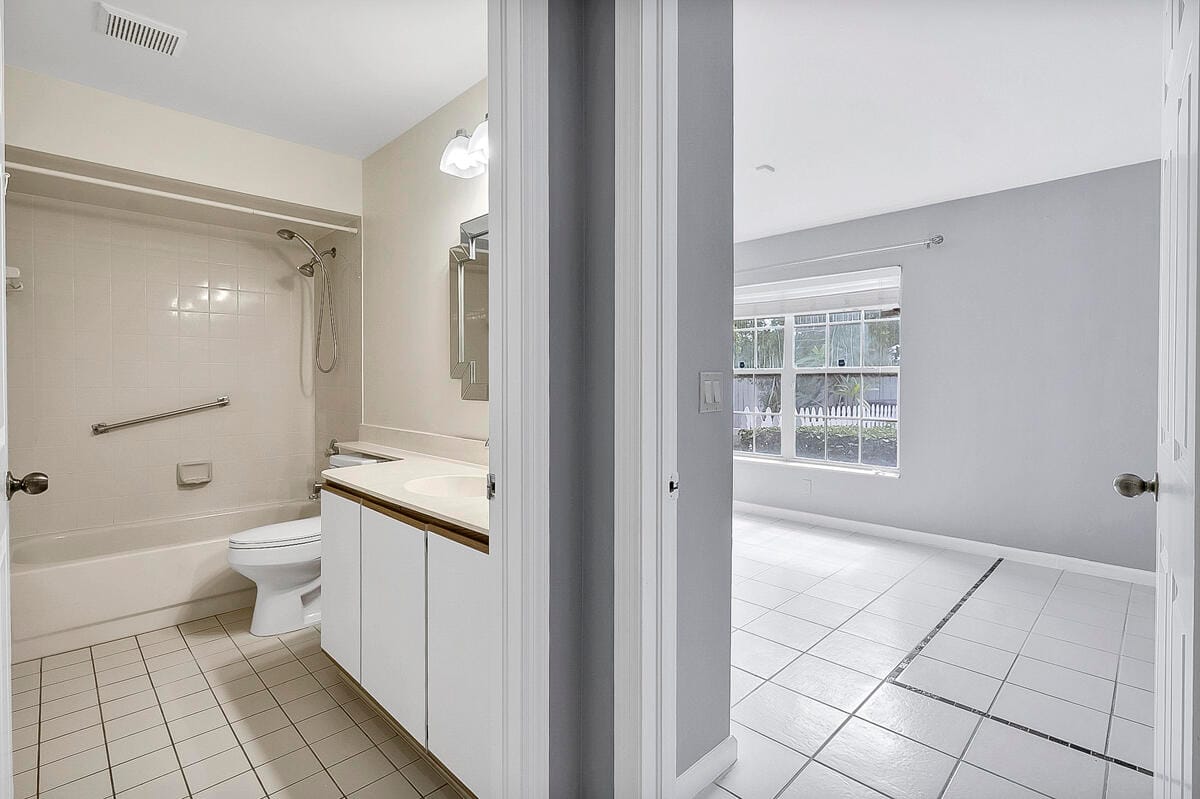 3814 Circle Lake Drive, West Palm Beach, FL 33417 photo 25