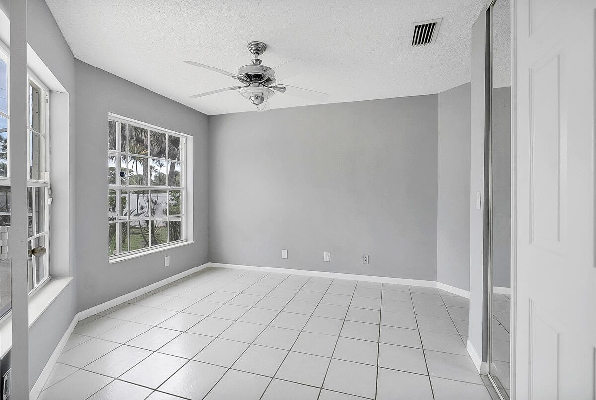 3814 Circle Lake Drive, West Palm Beach, FL 33417 photo 5