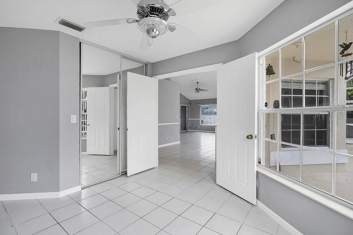 3814 Circle Lake Drive, West Palm Beach, FL 33417 photo 7