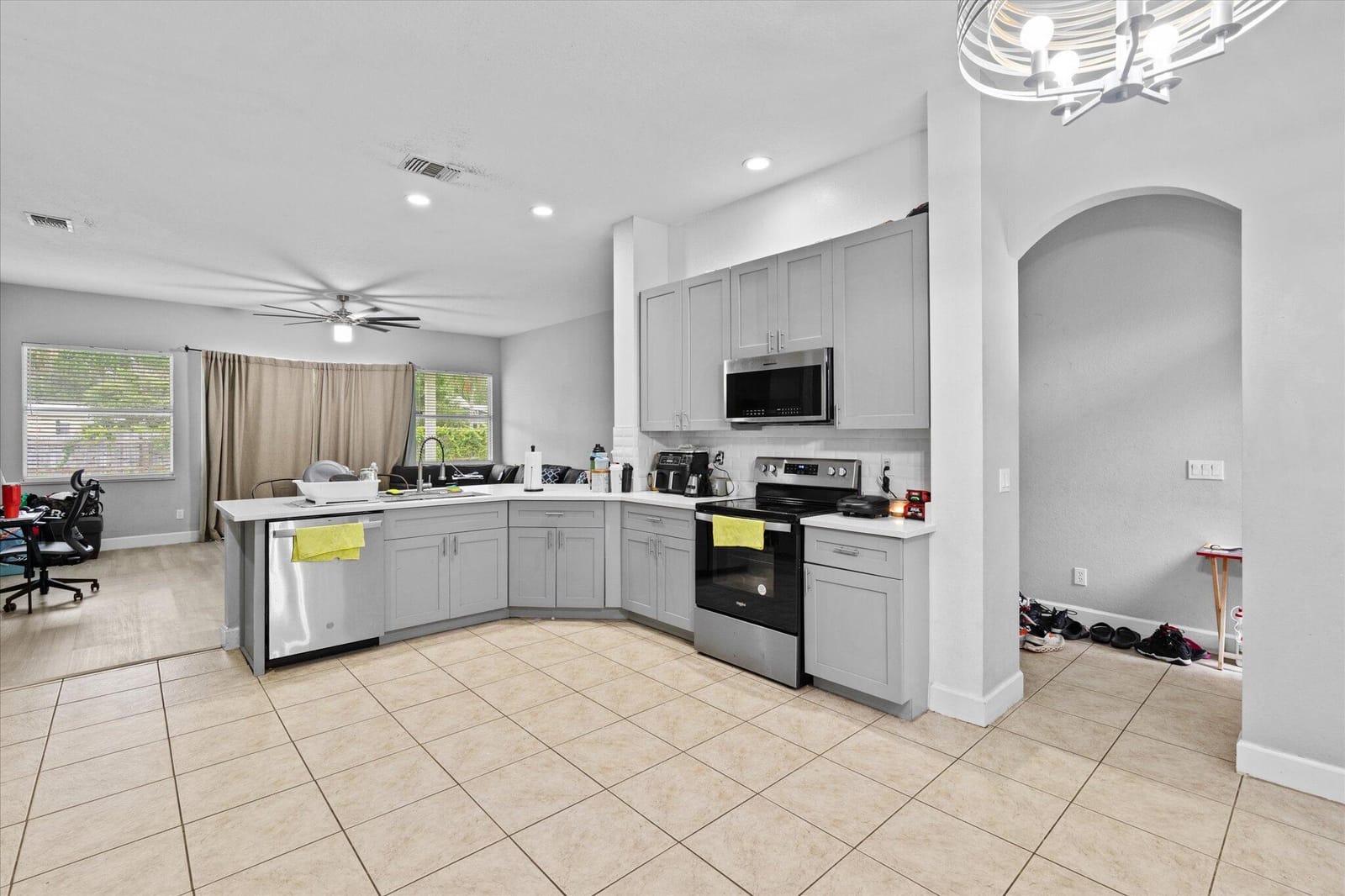 849 SW Nichols Terrace — photo 4