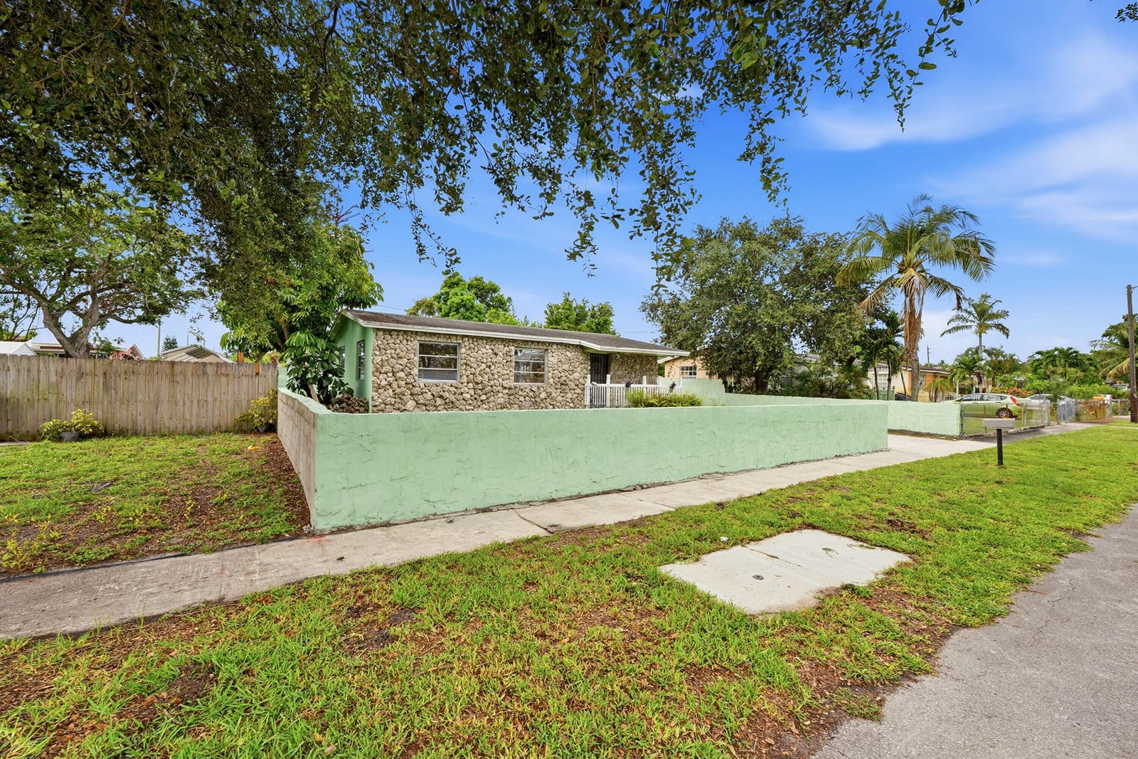6404 Oak Street, Hollywood, FL 33024
