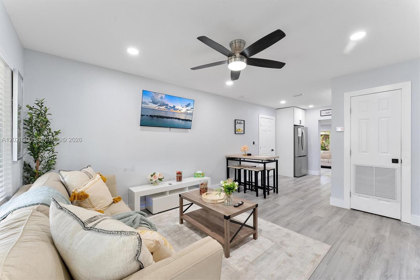 1218 NW 2nd Avenue . — photo 3