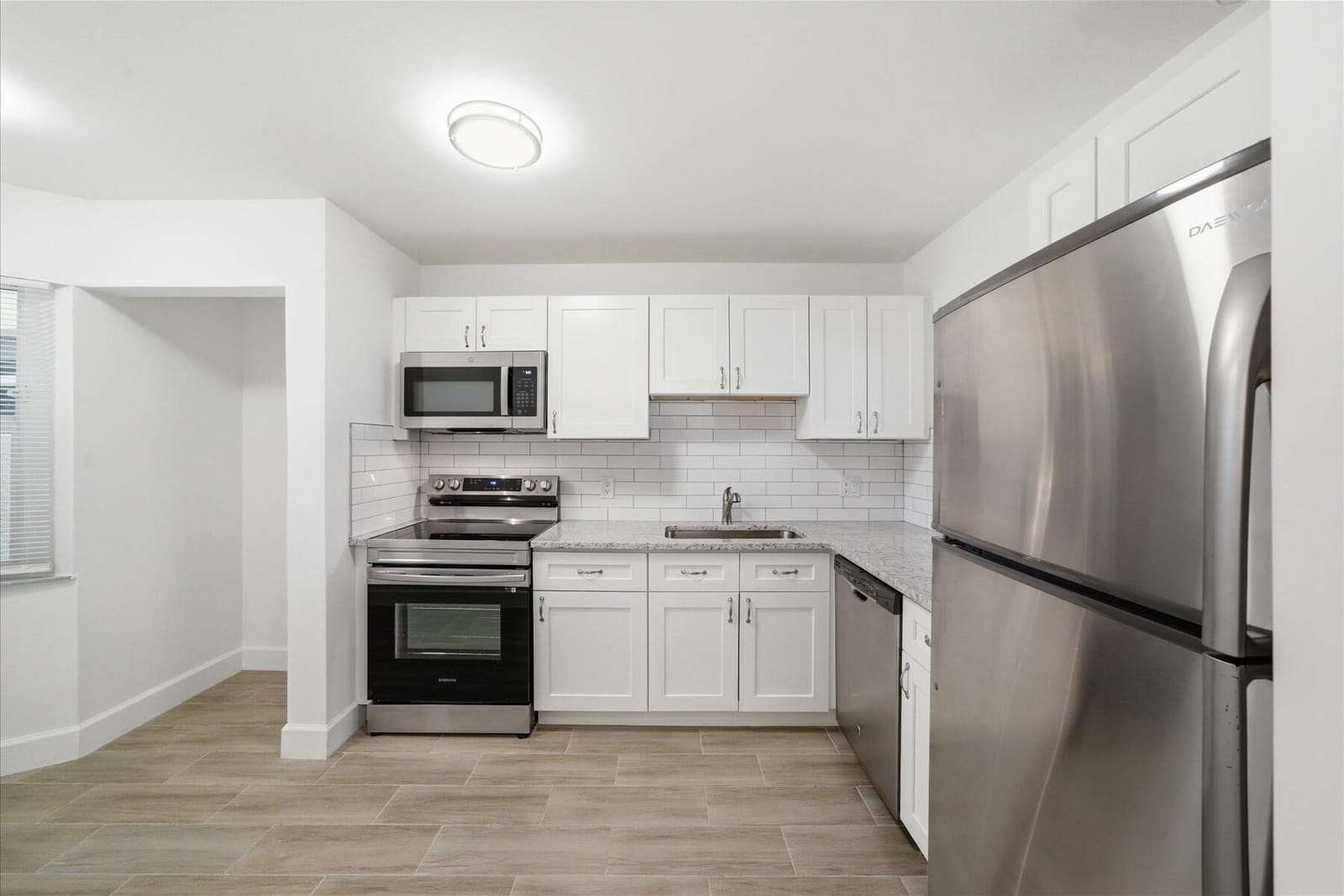 428 Grove Isle Circle 9 — photo 3