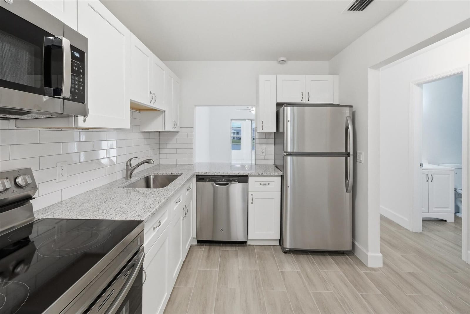 428 Grove Isle Circle 9 — photo 5