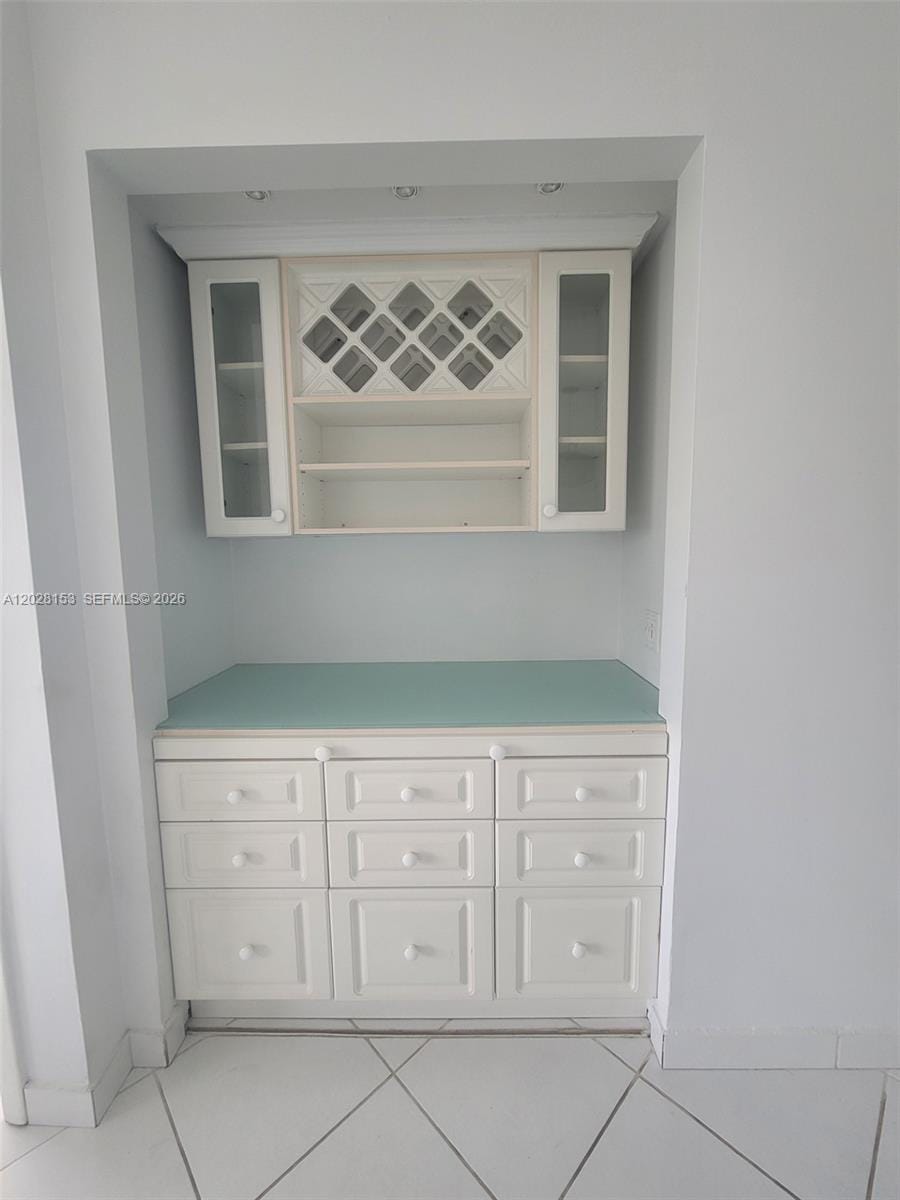 2600 Collins Avenue 411 — photo 4