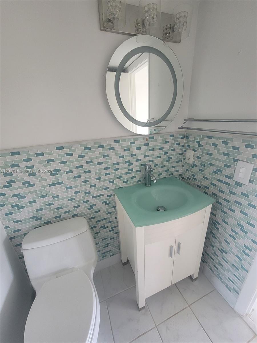 2600 Collins Avenue 411 — photo 7