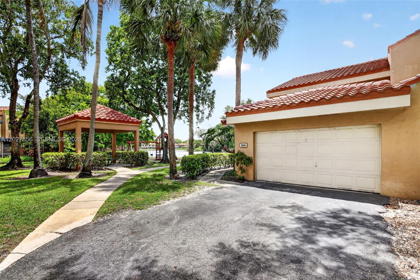 566 N University Drive, Plantation, FL 33324, Plantation