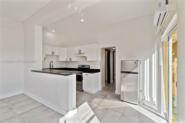 2204 Mckinley Street 2, Hollywood, FL 33020