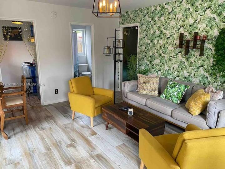 1516 S 17th Avenue 1516 — photo 2