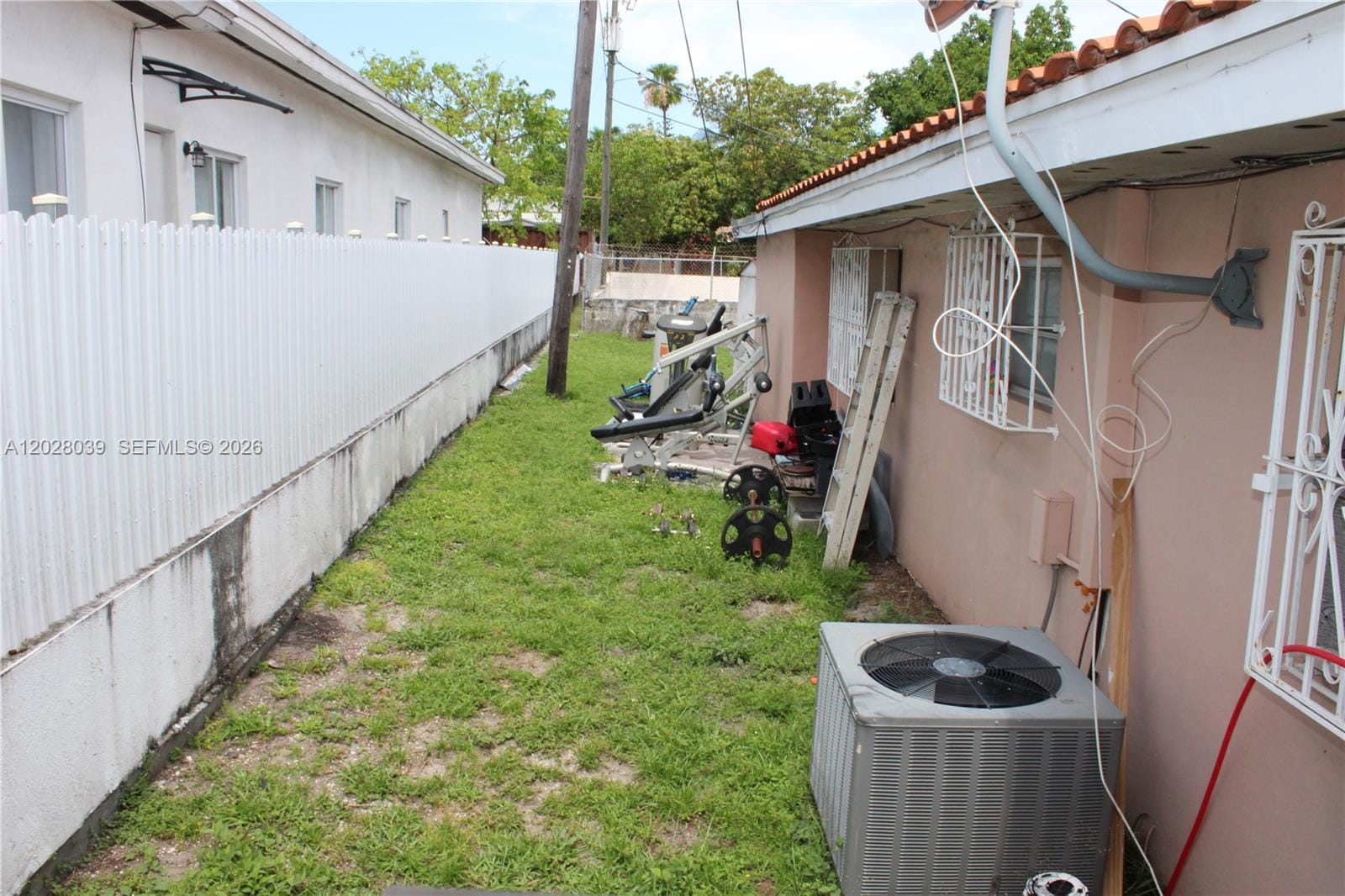 1040 NW 23rd Court, Miami, FL 33125 photo 3