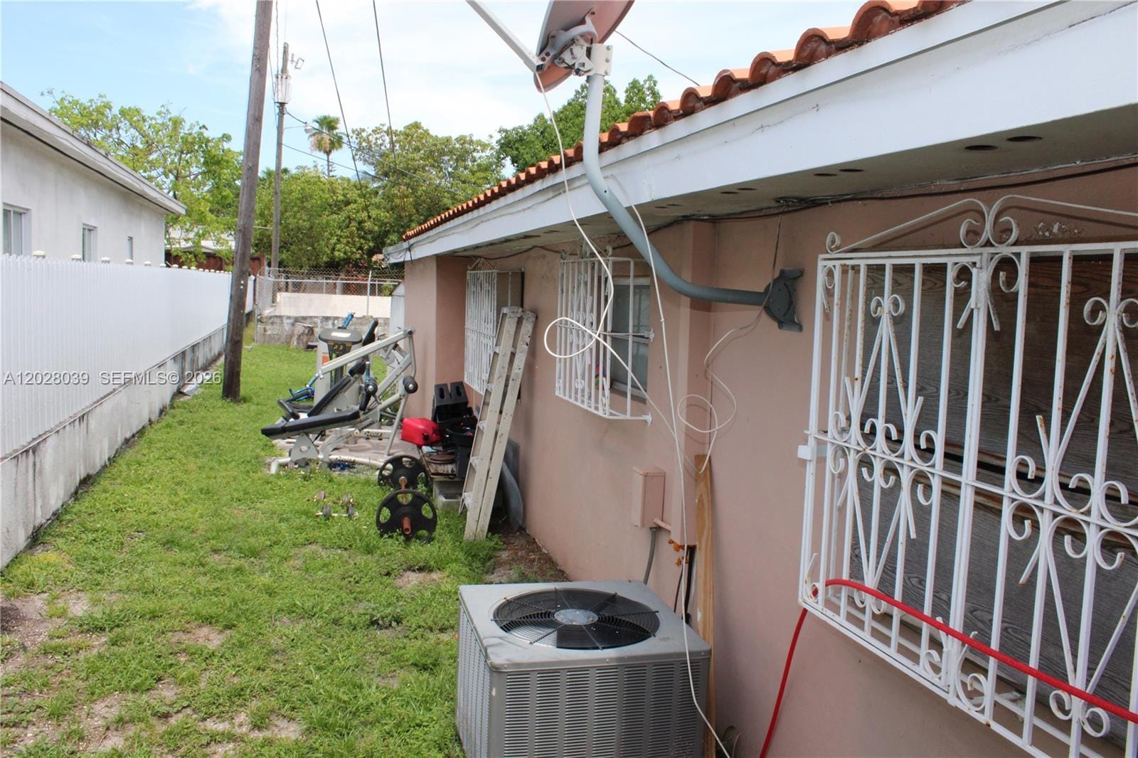 1040 NW 23rd Court, Miami, FL 33125 photo 4