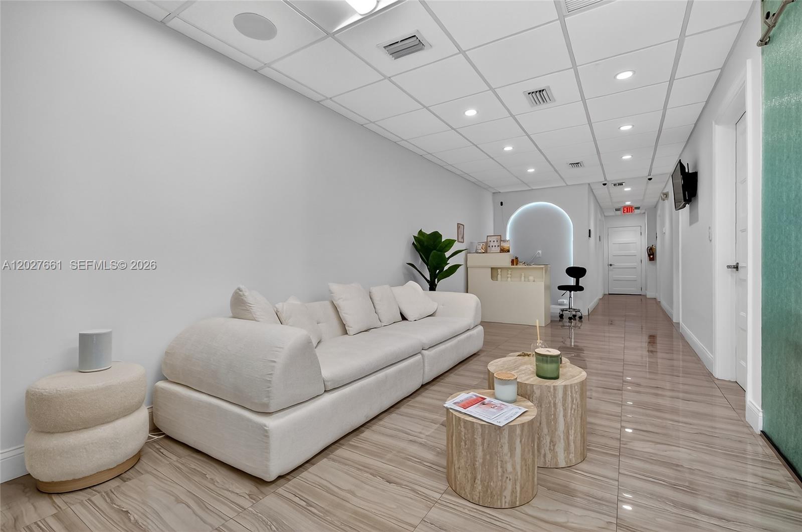 201 N University Drive 14, Plantation, FL 33324, Plantation