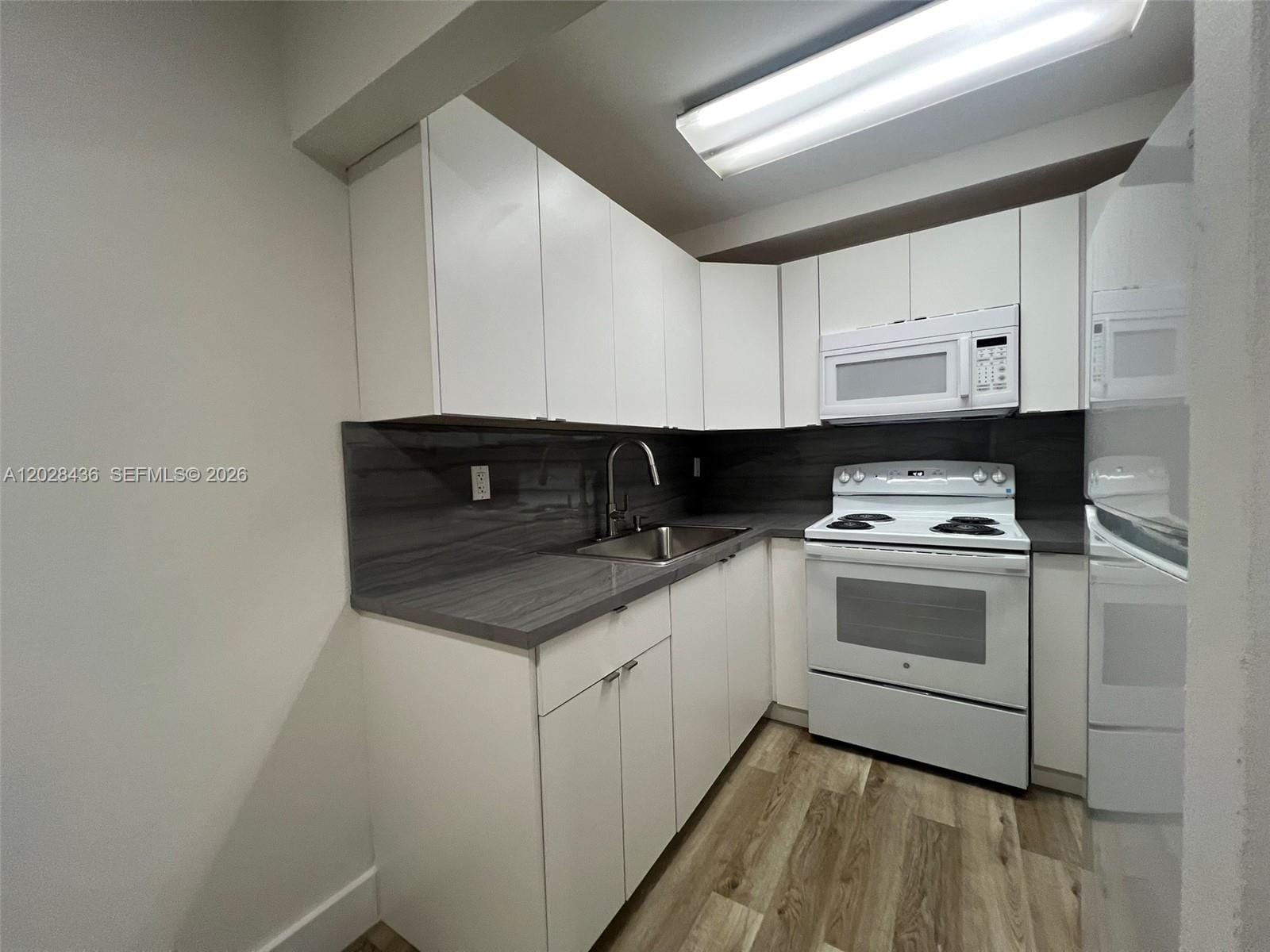5644 W 25th Court 5644 — photo 4