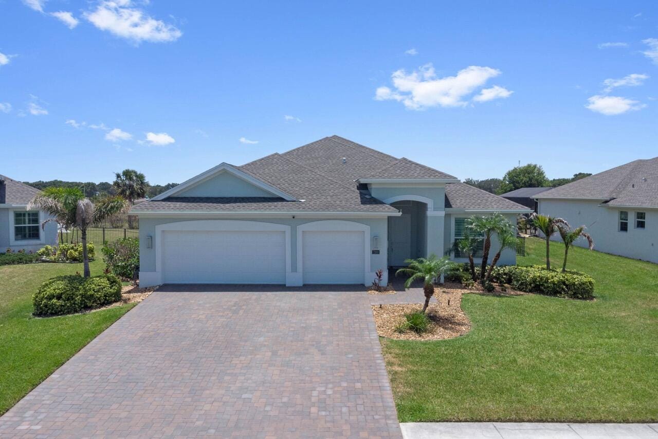 7203 33rd Square, Vero Beach, FL 32967 photo 1