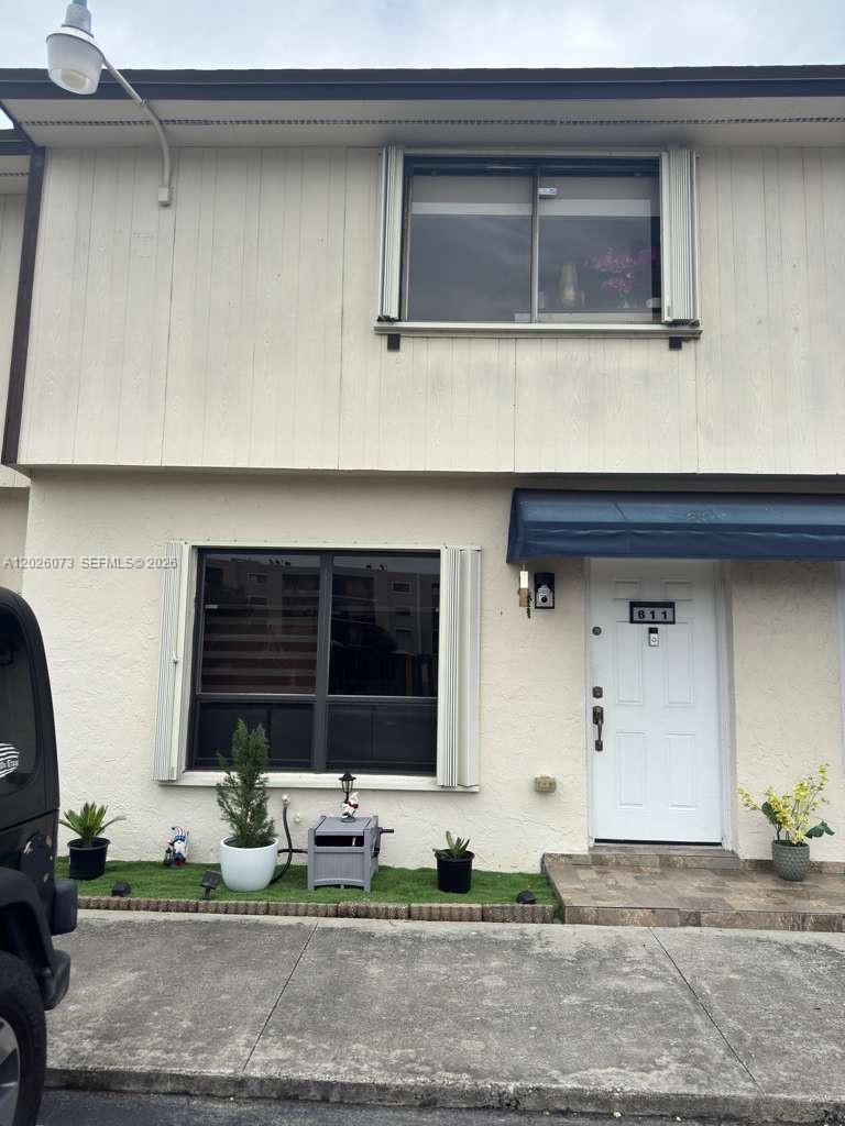 8430 NW 8th Street B11, Miami, FL 33126, Miami