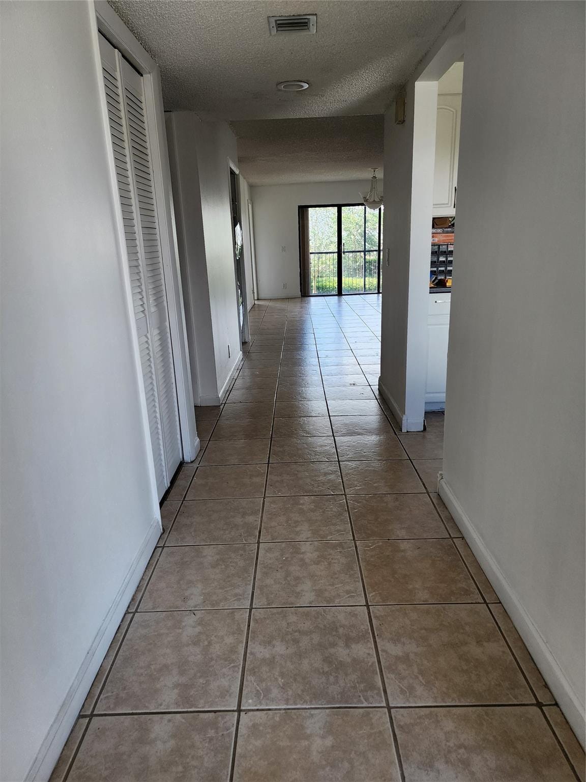 390 Racquet Club Road 204 — photo 3