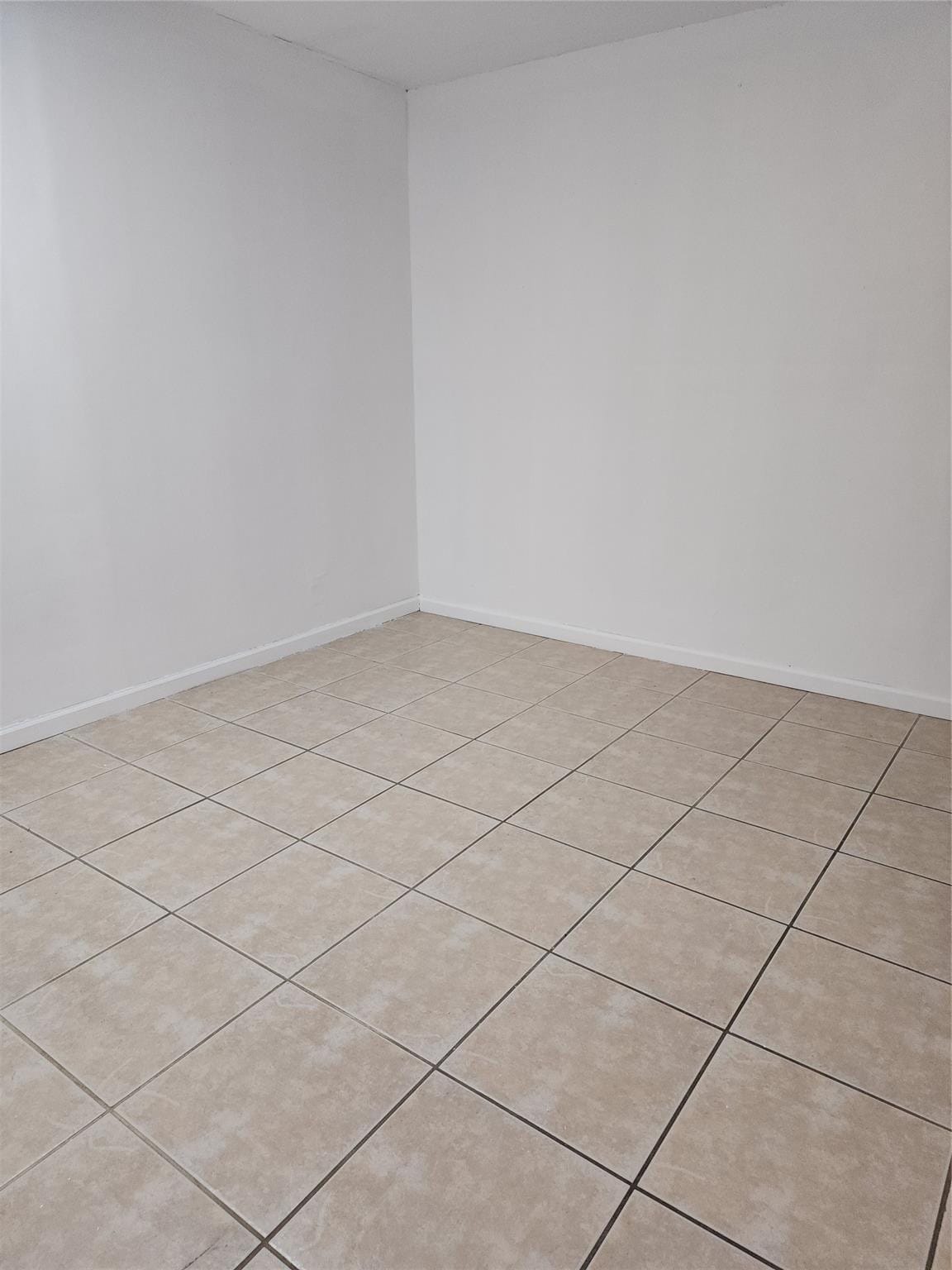 390 Racquet Club Road 204 — photo 6