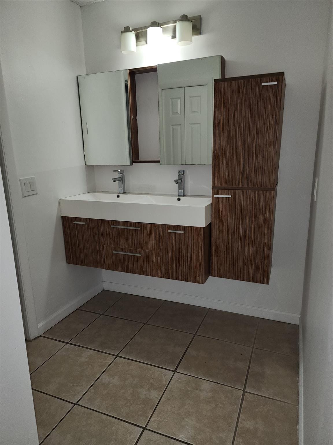 390 Racquet Club Road 204 — photo 7