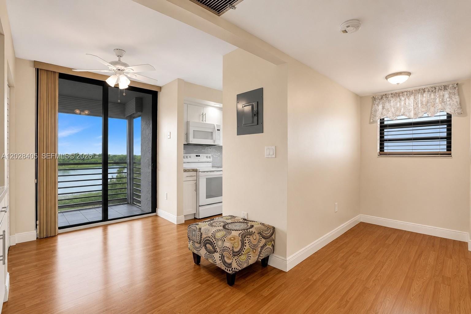 901 Colony Point Circle 501, Pembroke Pines, FL 33026 photo 3