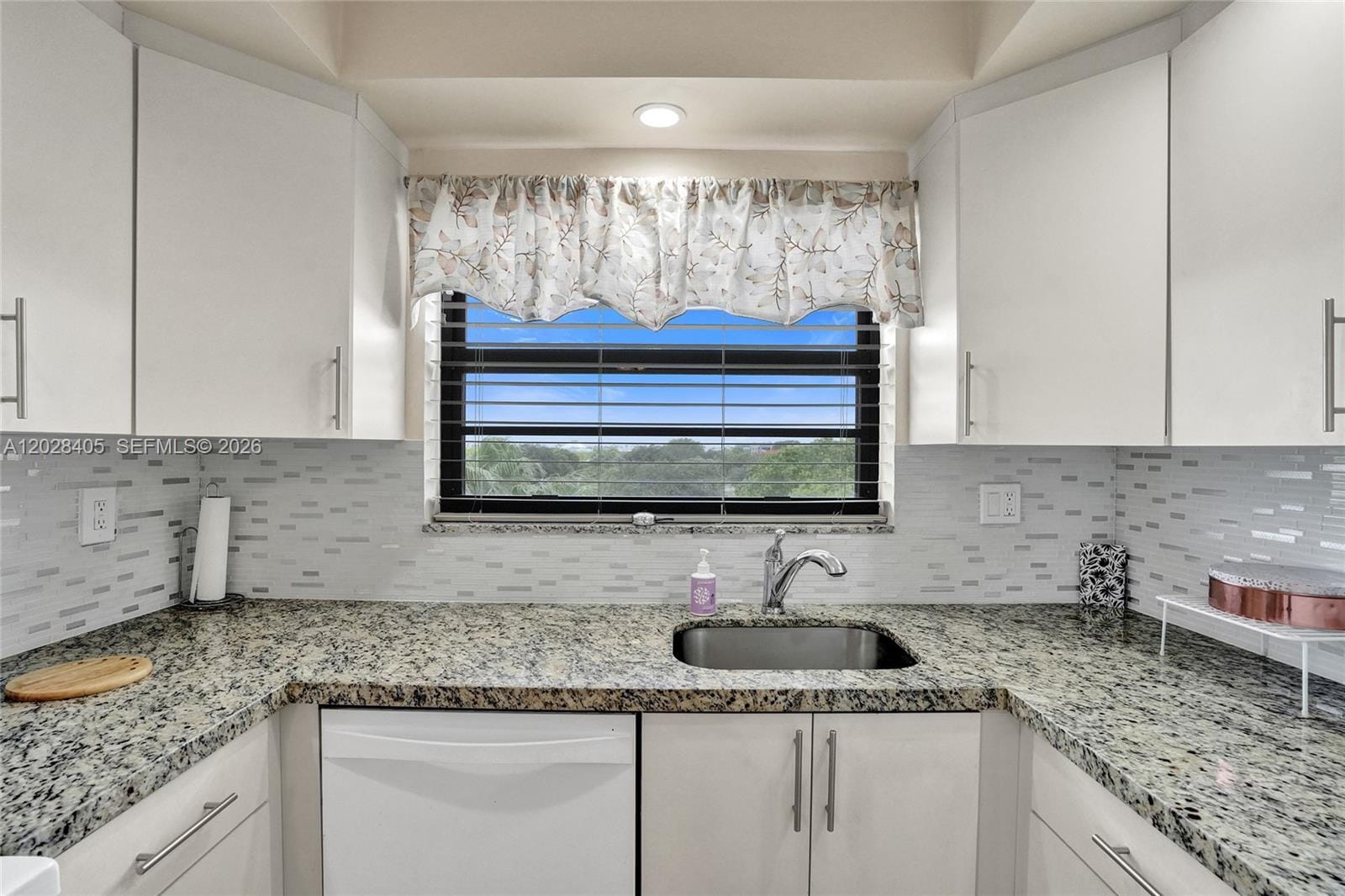 901 Colony Point Circle 501, Pembroke Pines, FL 33026 photo 5