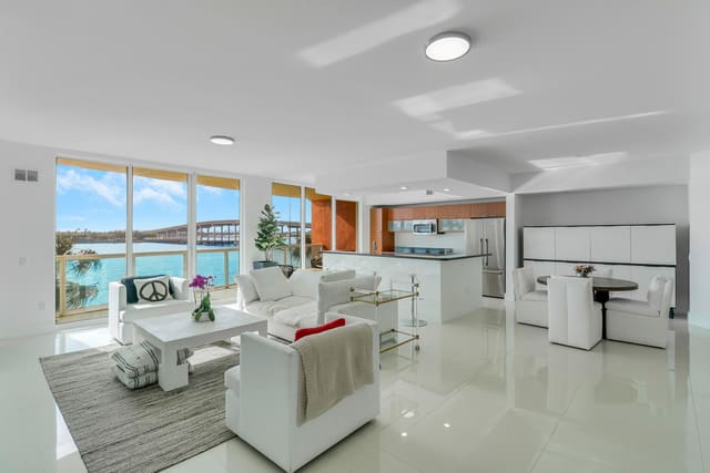 2640 Lake Shore Drive 307, Riviera Beach, FL 33404