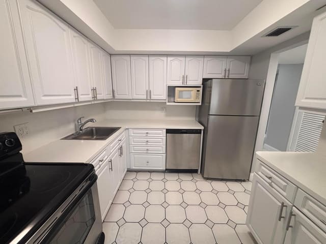 6100 S Falls Circle Drive 204, Lauderhill, FL 33319