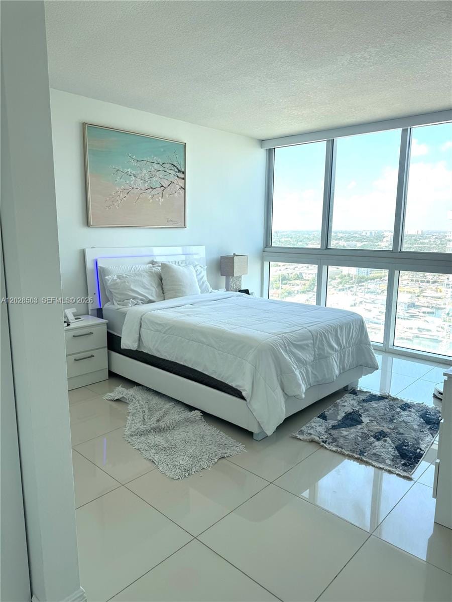 1861 S River Drive 2201 — photo 2