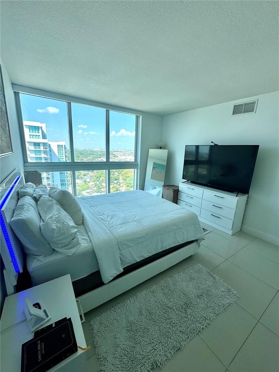 1861 S River Drive 2201 — photo 3