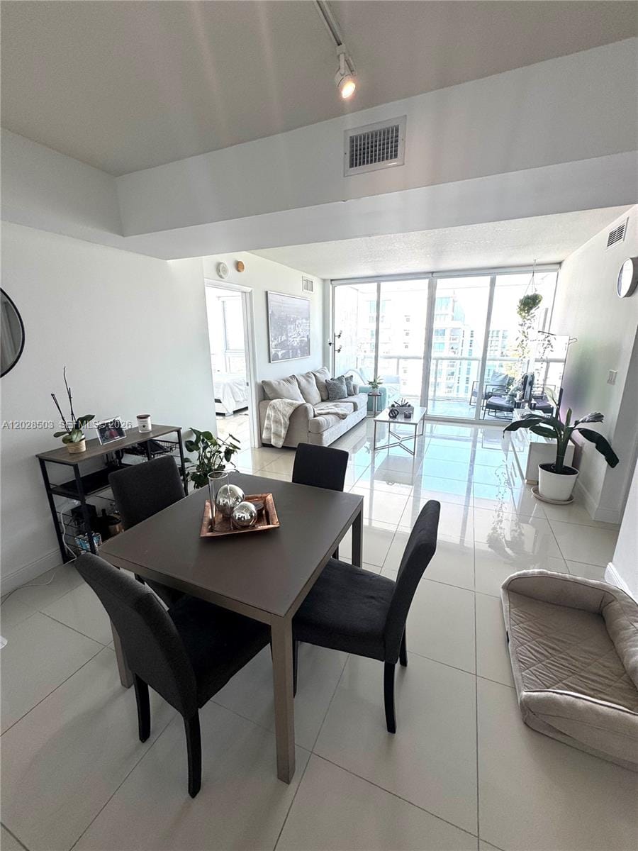 1861 S River Drive 2201 — photo 8