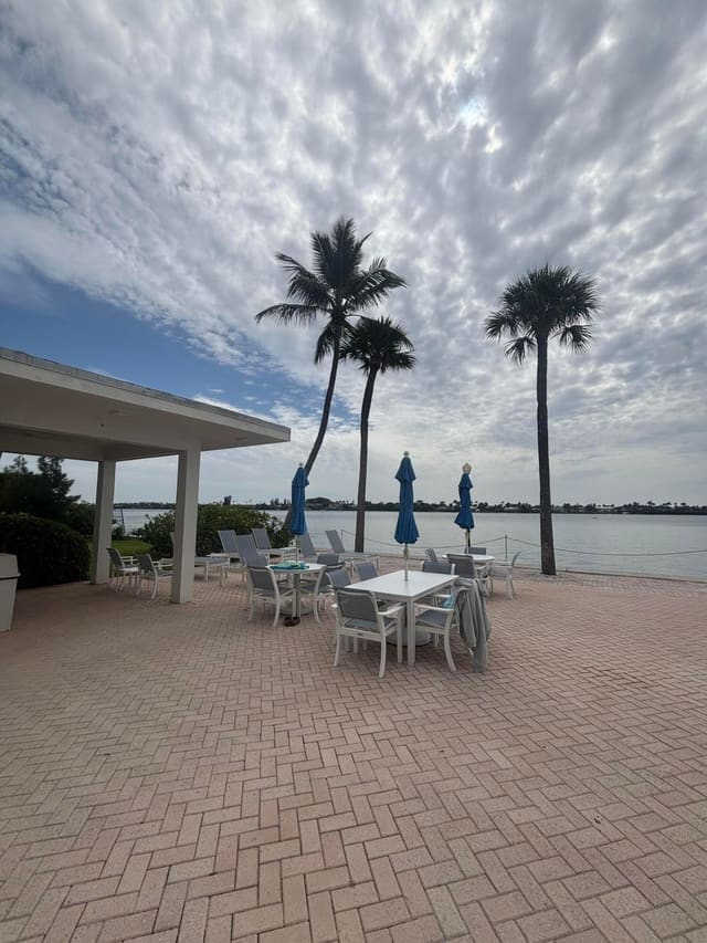2600 N Flagler Drive 808, West Palm Beach, FL 33407
