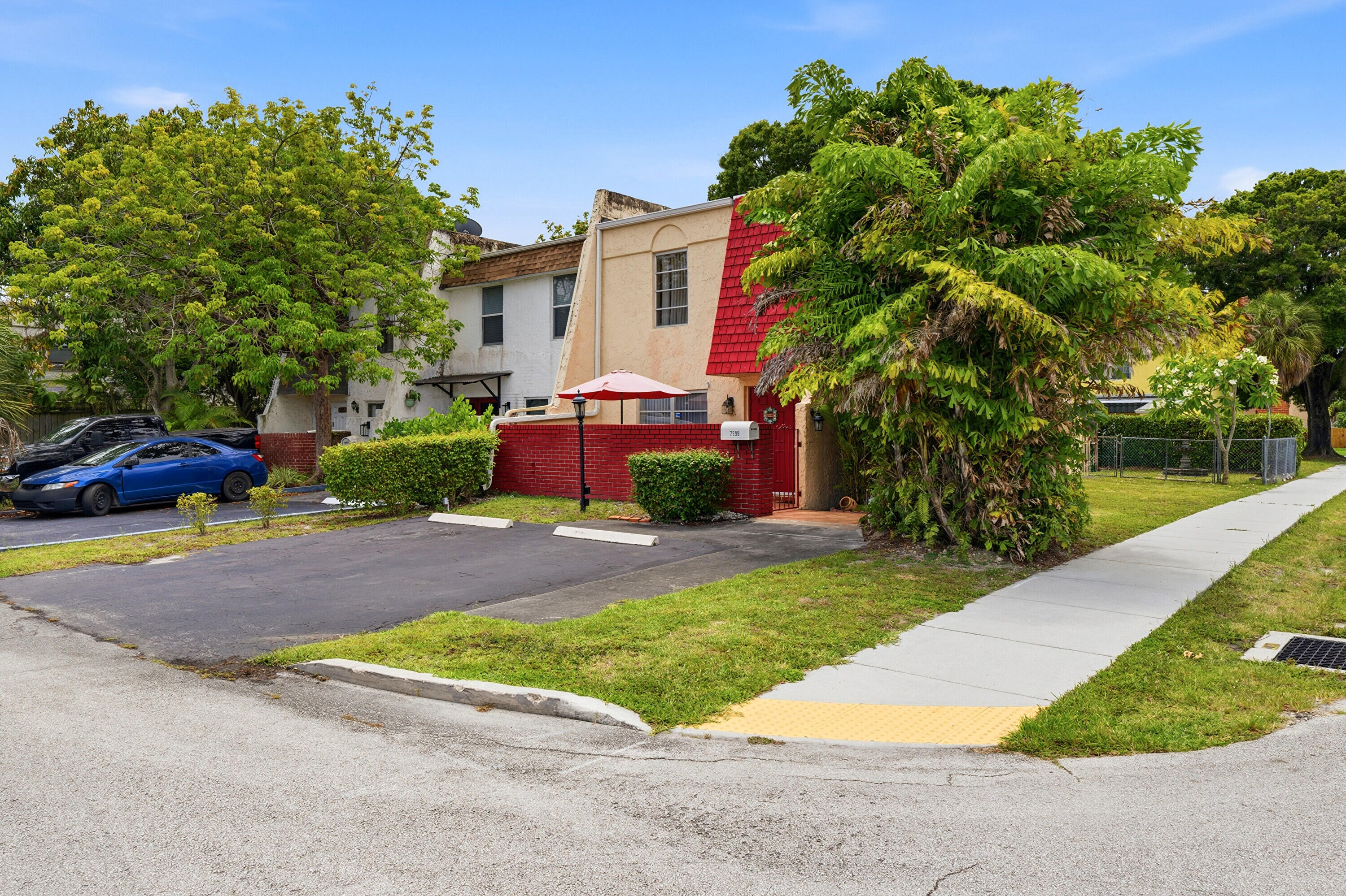 7599 NW 74th Avenue, Tamarac, FL 33321, Tamarac