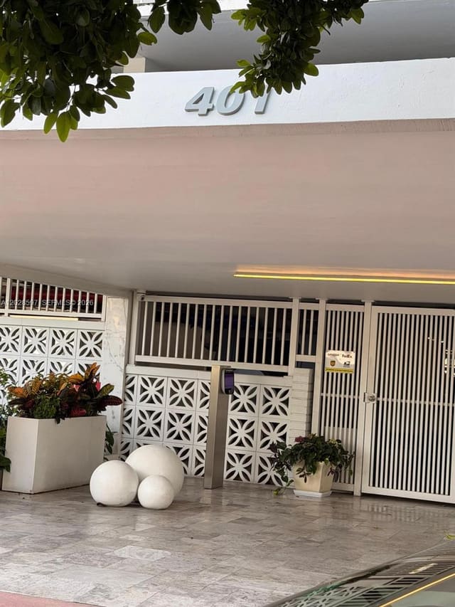 401 Ocean Drive 224, The Presidential, Miami Beach, FL