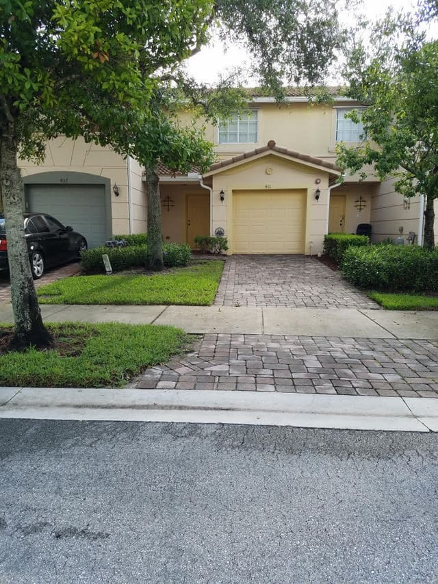 461 SE Bloxham Way, sold in Martins Crossing, Stuart, FL