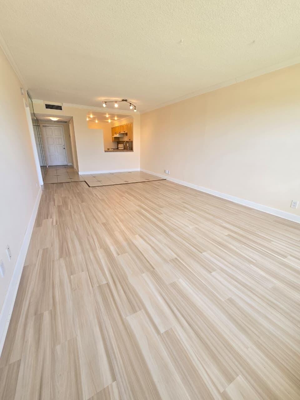 2900 N Palm Aire Drive N 405 — photo 4