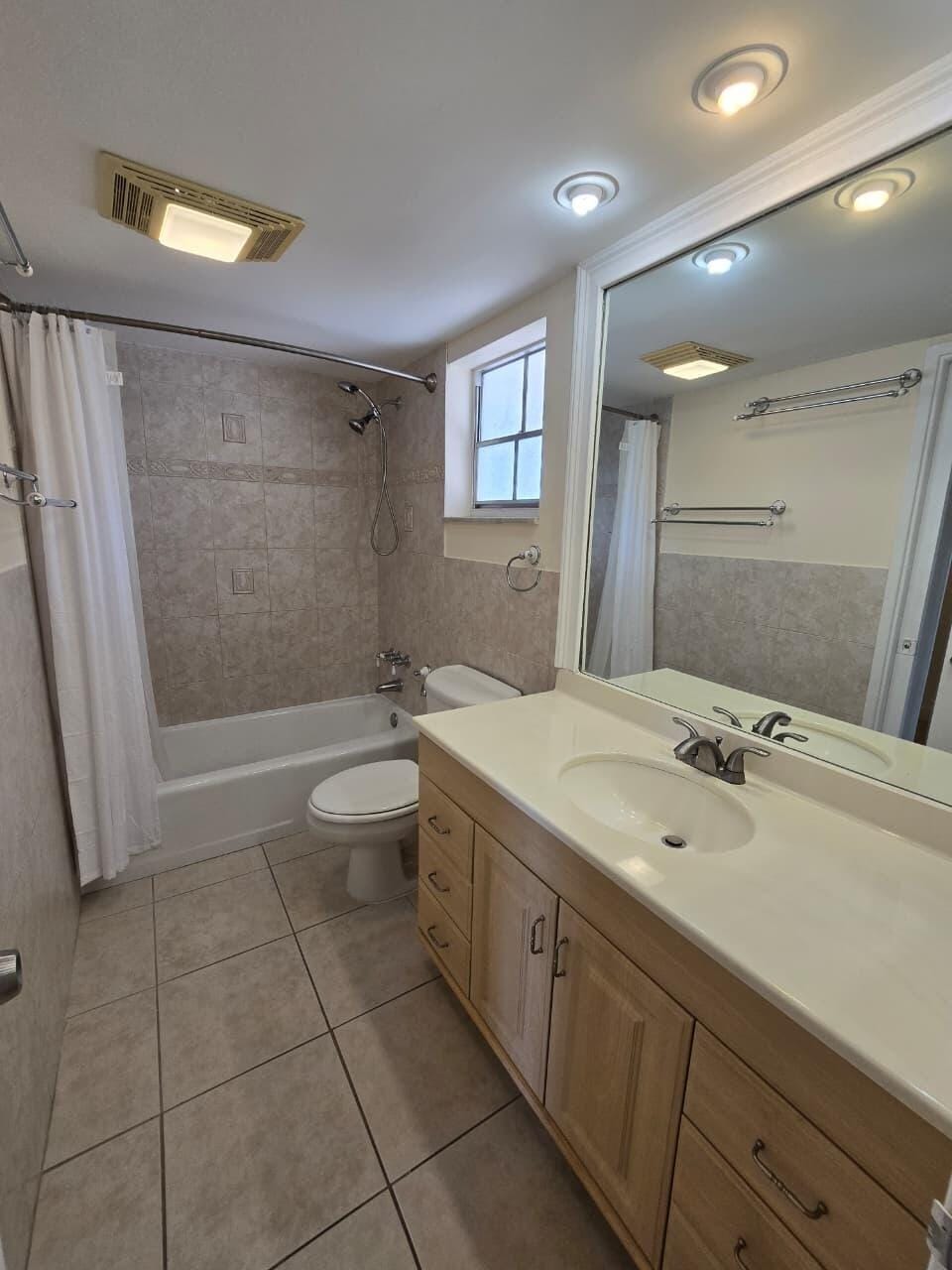 2900 N Palm Aire Drive N 405 — photo 6