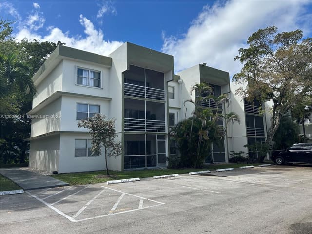 4205 N University Drive 112, Springcrest, Sunrise, FL