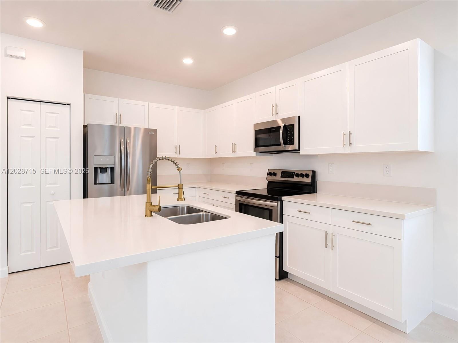 3448 W 110th Terrace, Hialeah, FL 33018 photo 8