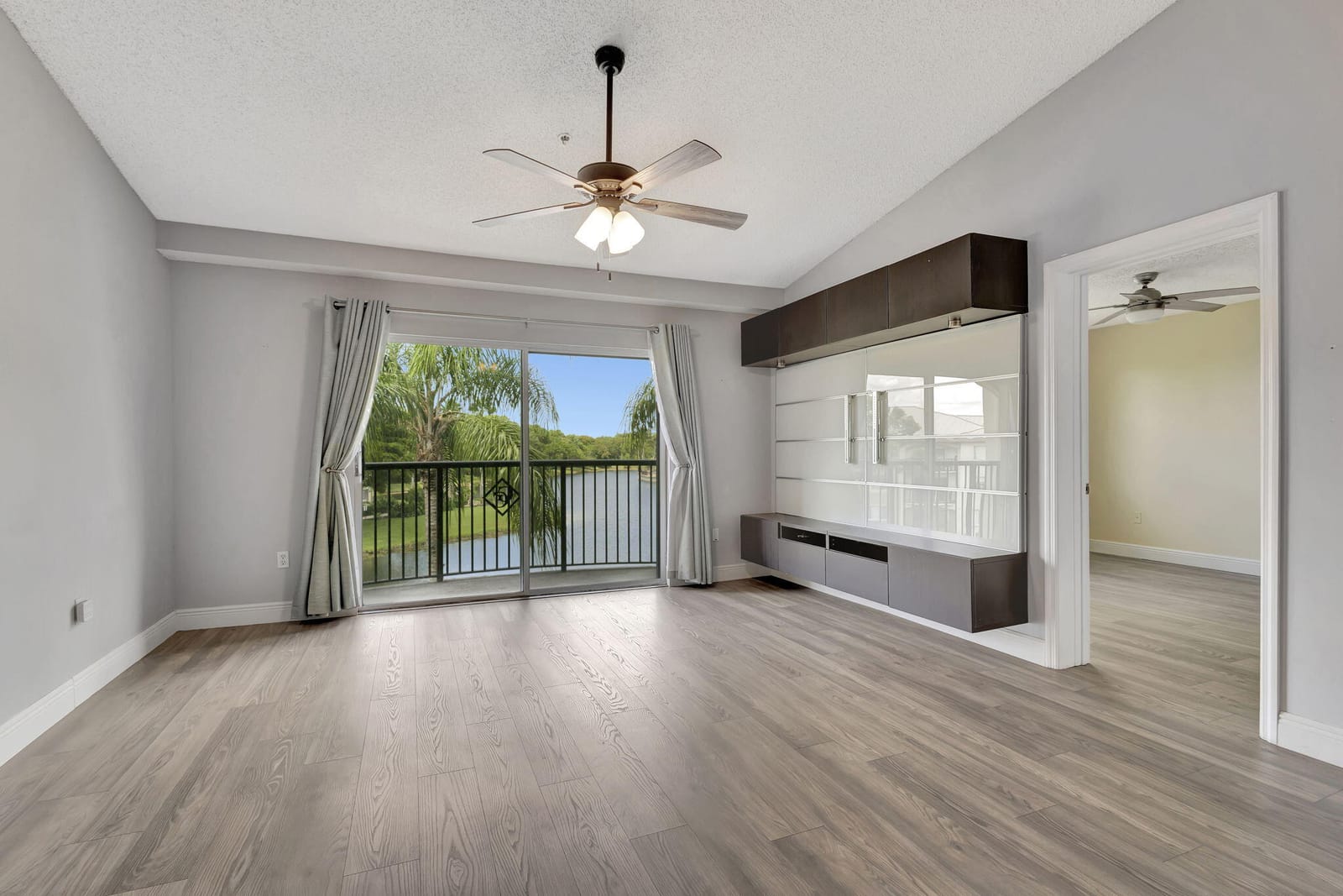 600 N Crestwood Ct Court N 609 — photo 11