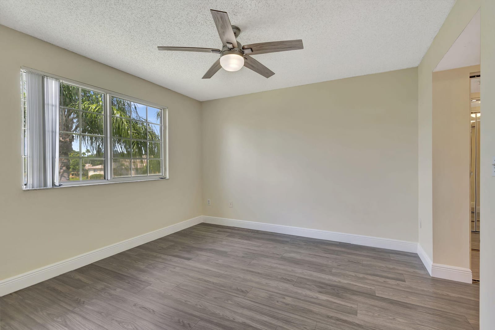 600 N Crestwood Ct Court N 609, Royal Palm Beach, FL 33411 photo 16