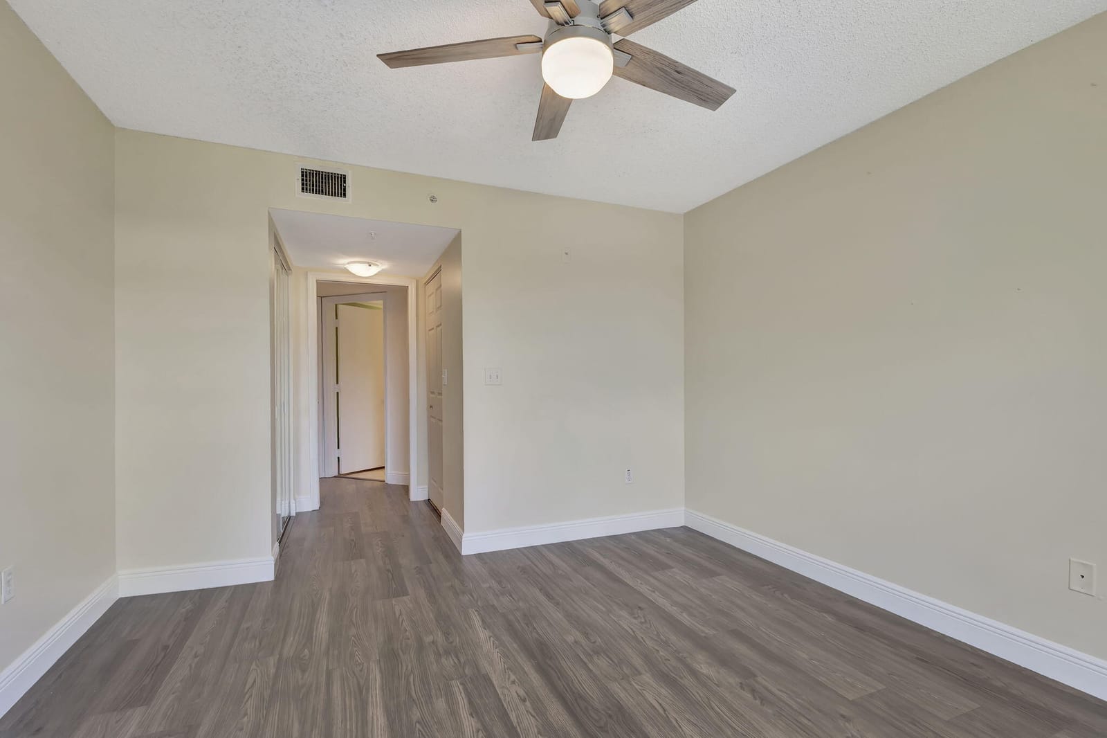 600 N Crestwood Ct Court N 609, Royal Palm Beach, FL 33411 photo 17