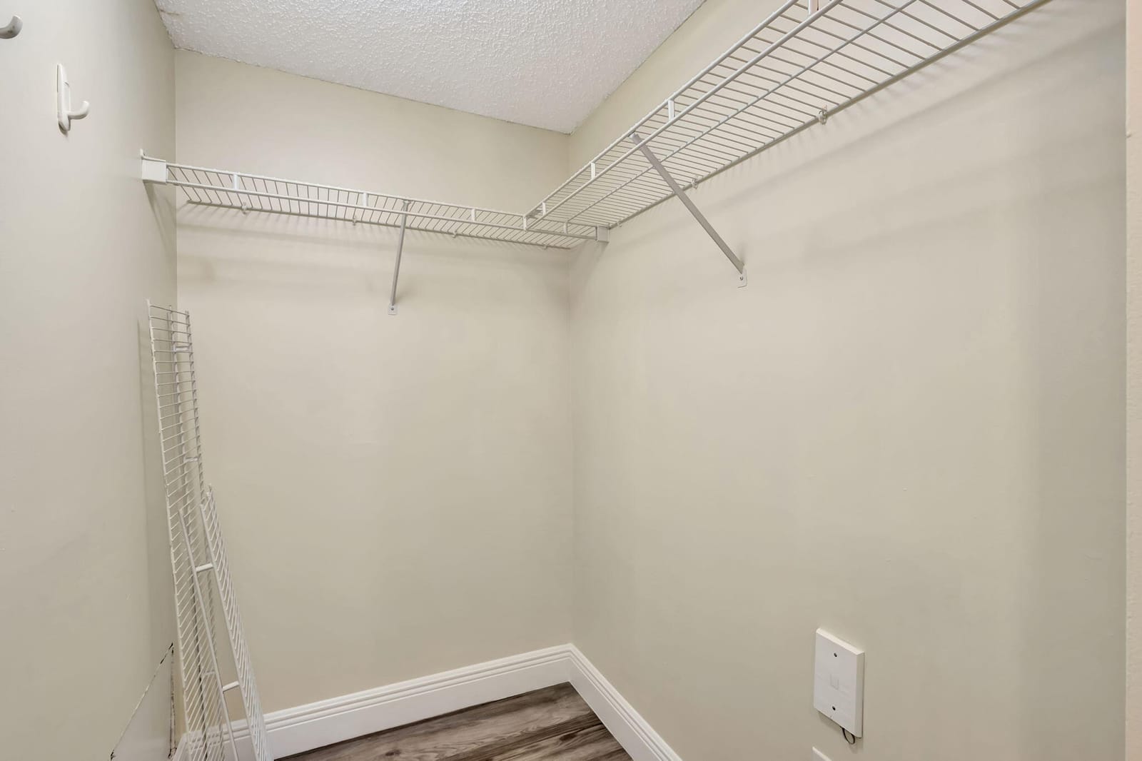 600 N Crestwood Ct Court N 609, Royal Palm Beach, FL 33411 photo 23